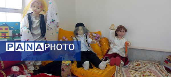 نمایشگاه دست‌سازه‌ها به‌مناسبت دهه فجر در شهر سپیددشت