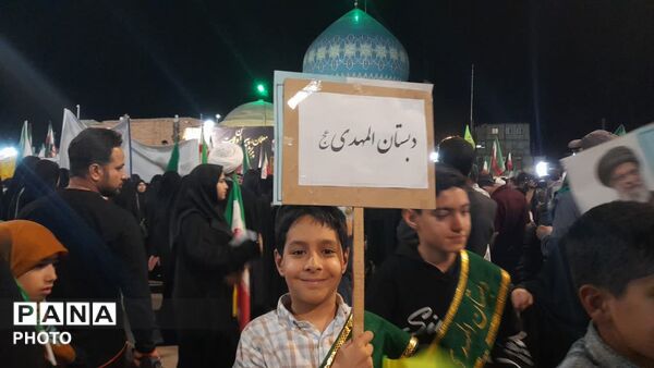 حضور حماسی مدارس قم در تجمعات شبانه آستان مقدس امامزاده موسی مبرقع(ع)