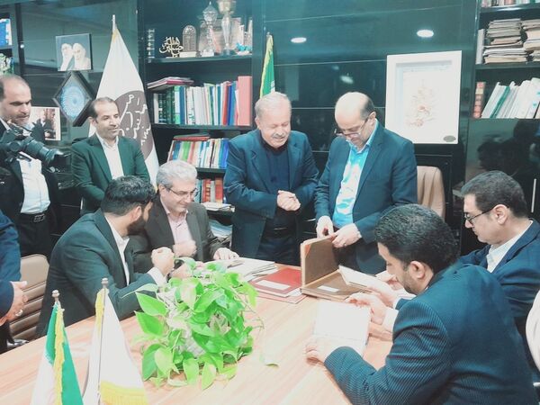 بازدید معاون وزیر و رئیس مرکز اطلاع رسانی و روابط عمومی وزارت آموزش و پرورش از مدرسه ماندگار سعادت بوشهر