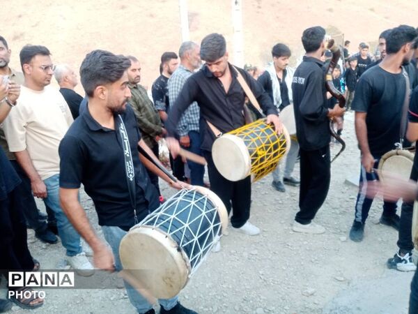 خاک سپاری پیکر شهید حمید عوض‌زاده در روستای خورخوروست فین