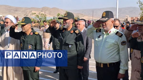 مراسم رژه نیروهای مسلح خراسان شمالی در آغاز هفته دفاع مقدس 