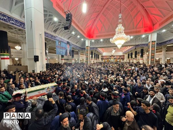 آیین وداع با پیکر مطهر دانش‌آموز شهید محمدحسین دهقان