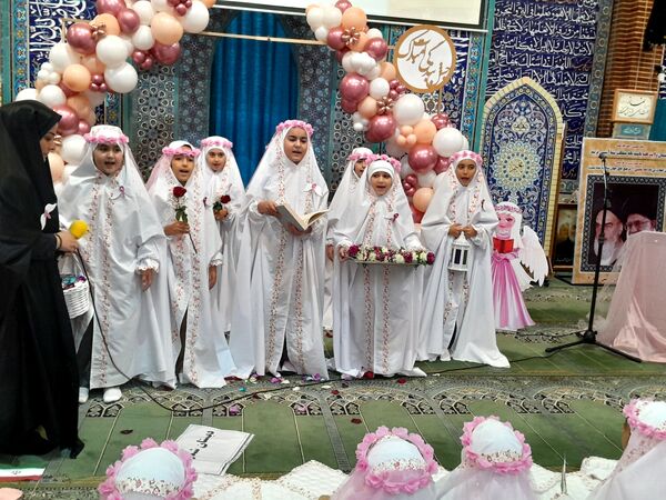 جشن بهار بندگی و موهبت مکلف شدن دختران دانش‌آموز منطقه پردیس