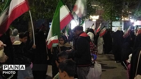 دختران نیشابوری در صف اول تجمعات-۲