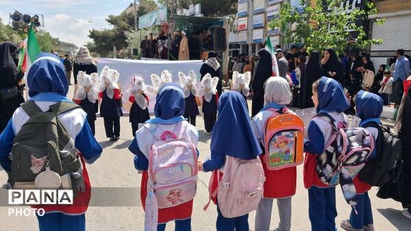 بانوان آماده به رزم تربت جام در اجتماع دختران جان فداسنگ تمام گذاشتند
