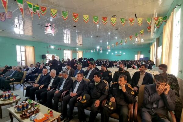طنین زنگ انقلاب در دبیرستان دخترانه عترت گناوه