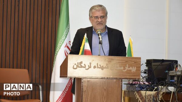 پرچم خدمت در بیمارستان شهدا لردگان به دست ریاست تازه سپرده شد