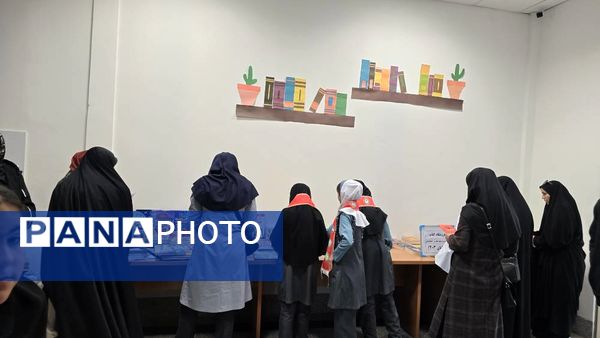 برگزاری نمایشگاه کتاب در کتابخانه ی شهید بهشتی آشخانه 