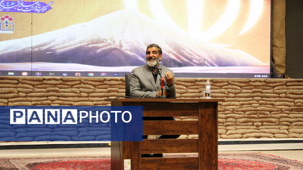 همایش فعالان بسیج دانش‌آموزی مدارس دخترانه قم 