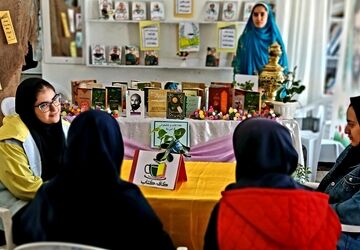 کافه‌کتاب در دبیرستان شاهد فارسان برگزار شد