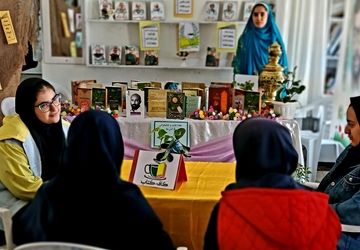 کافه‌کتاب در دبیرستان شاهد فارسان برگزار شد