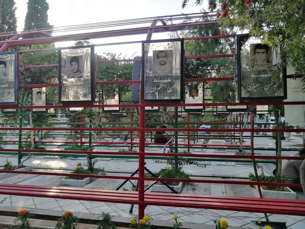  بزرگداشت شهدای ۱۵خرداد در گلزار شهدای شیراز