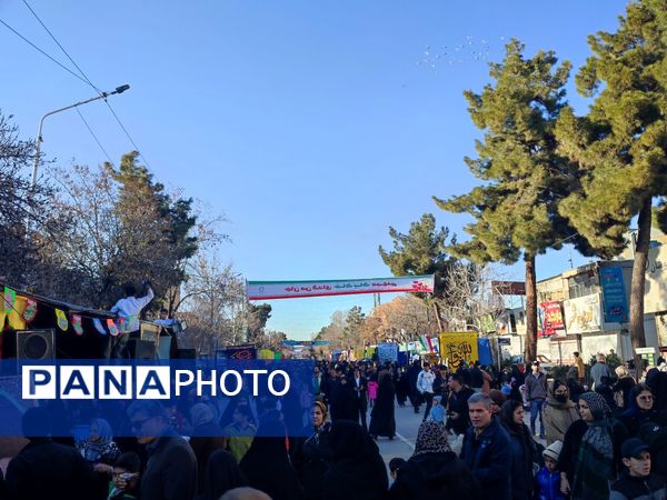 قاب پانا میزبان ساعات اولیه جشن بزرگ خیابانی در نیشابور 