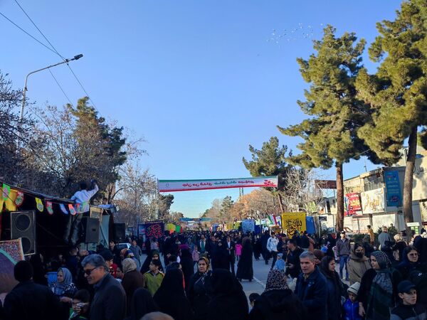 قاب پانا میزبان ساعات اولیه جشن بزرگ خیابانی در نیشابور 