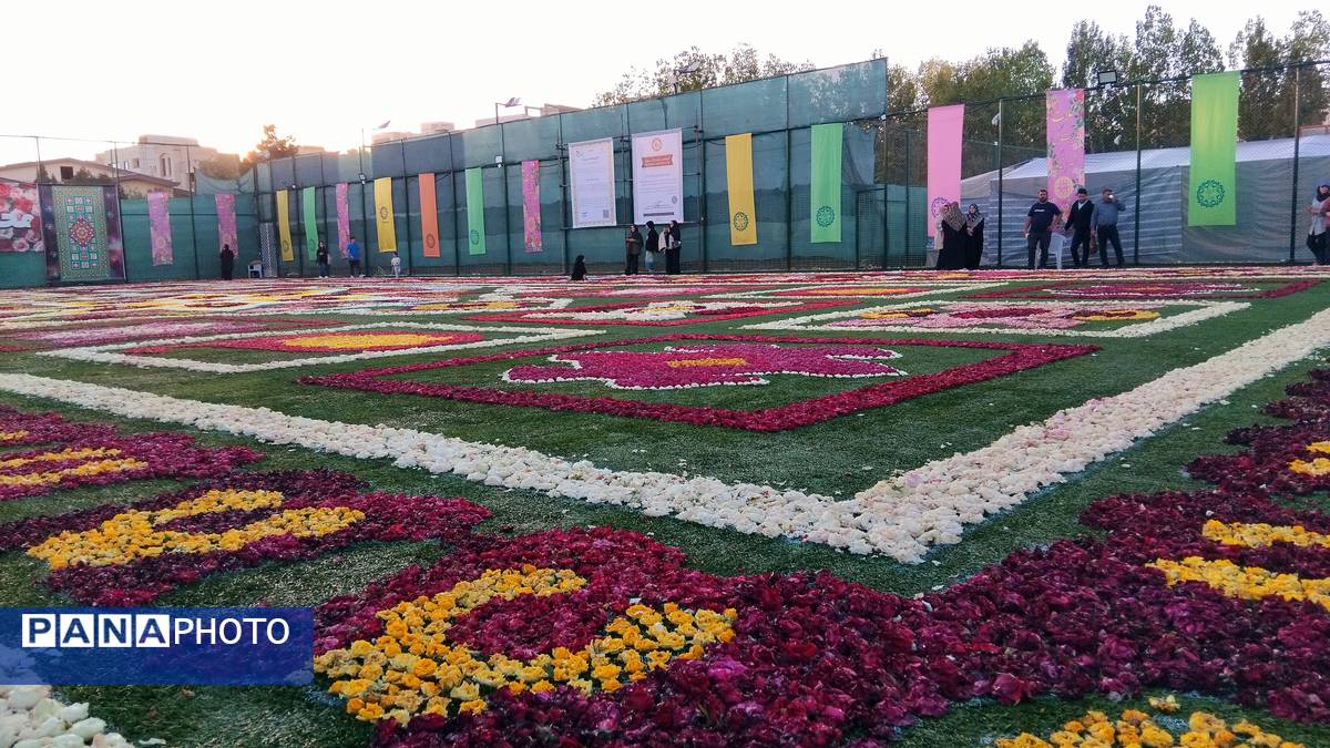 هشتمین فرش سرگل قاره کهن؛ جلوه‌گاه هنر و اصالت در محلات