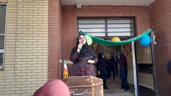 برگزاری‌ مراسم‌‌ روز اول‌ مدارس‌ و هفته‌ دفاع‌مقدس‌ در دبیرستان‌  مخدره‌ مرآتی