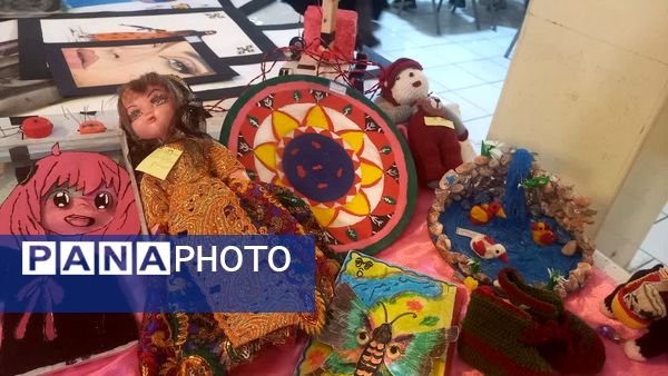 برپایی نمایشگاه به‌مناسبت هفته پژوهش در مدرسه کمایی‌مقدم یاسوج