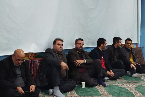 گردهمایی انجمن شعر و ادب فرهنگیان در دبستان طالقانی ناحیه دو شهرری 