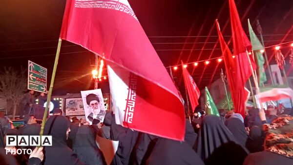 مردم بندرگز پای نظام‌ماندند
