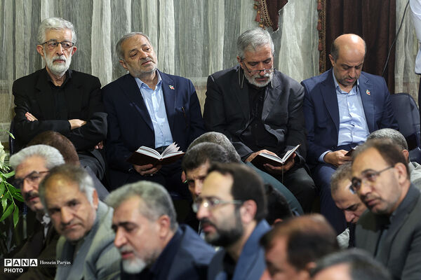 مراسم بزرگداشت رهبر شهید انقلاب و شهدای جنگ تحمیلی