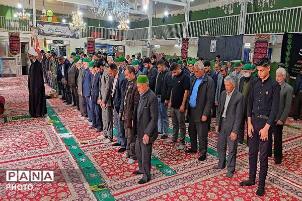 اقامه نماز جمعه در آخرین هفته  ماه مبارک رمضان در شهر بار نیشابور