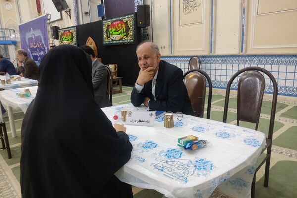 میز خدمت استاندار فارس ویژه جوانان و دانشجویان