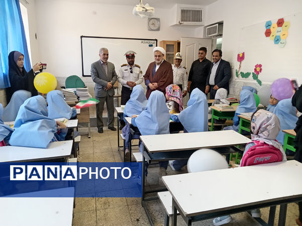 حضور مسئولان شهرستان جعفرآباد قم در دبستان حضرت زینب(س)