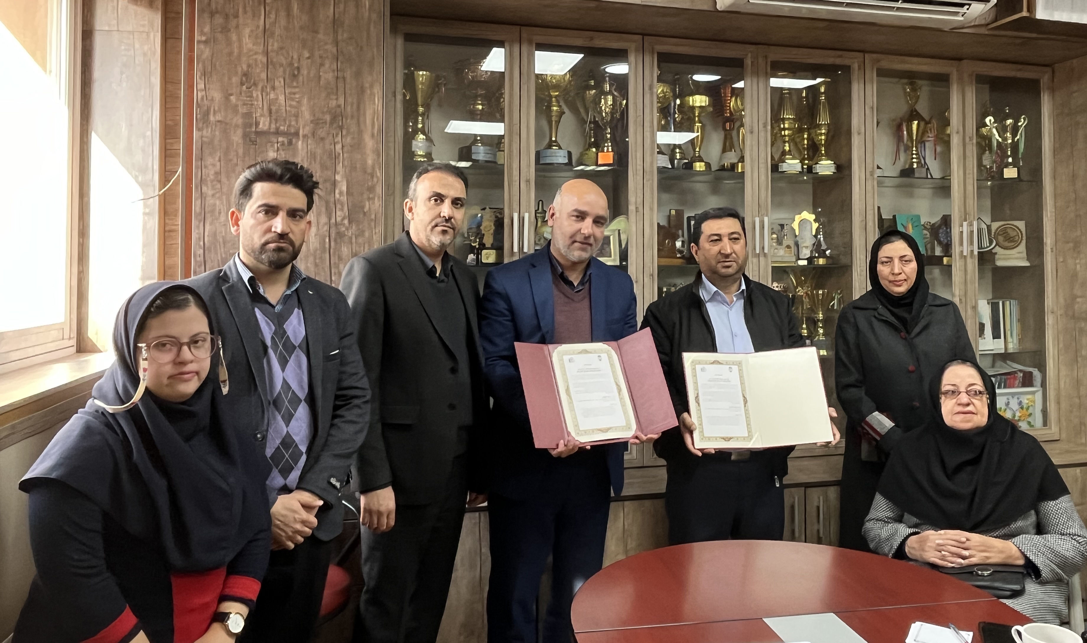 تفاهم نامه همکاری اداره آموزش و پرورش استثنایی خراسان رضوی با هیئت ورزش های جانبازان و توان یابان استان منعقد شد