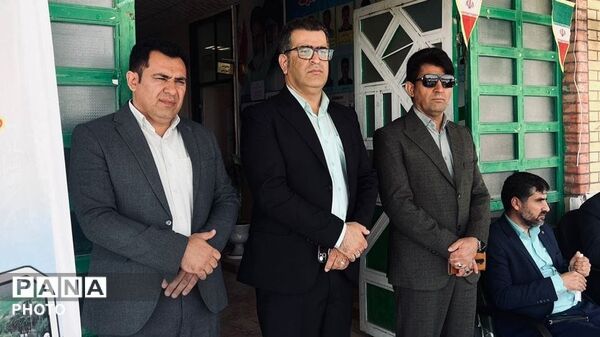 جشن تجلیل از دانش‌آموزان برتر امتحانات نوبت اول و مسابقات علمی در مدرسه تیزهوشان شهید بهشتی دهدشت