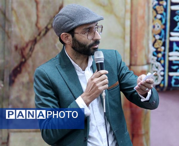 نشست صمیمی هم‌افزایی مربیان قرآنی استان خراسان رضوی