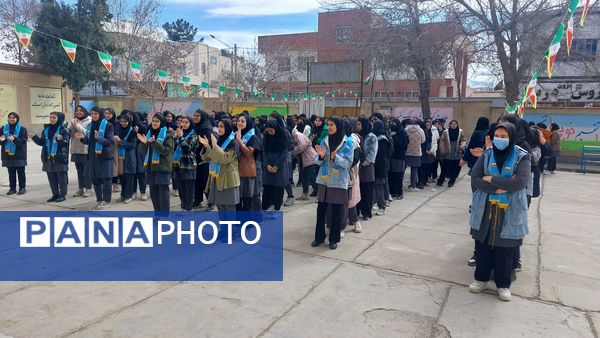 نواختن زنگ سپاس مربی در دبیرستان فاطمه الزهرا