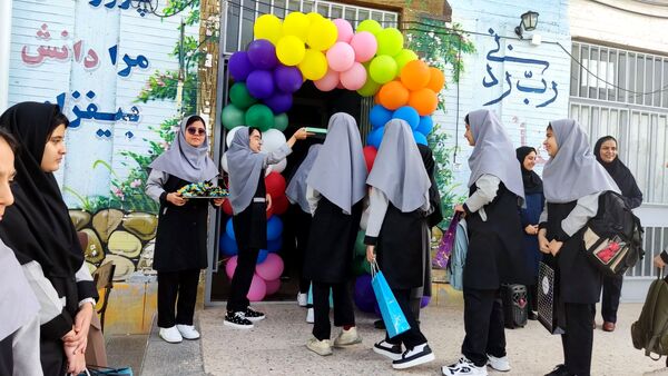 آغاز سال تحصیلی جدید در دبیرستان نمونه دولتی مهرورزان خواف