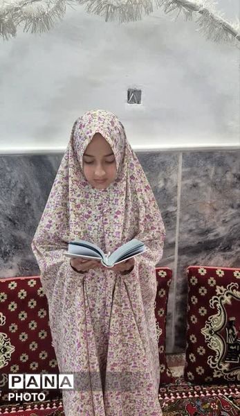  محفل انس با قرآن وضیافت افطاری در آموزشگاه شهید غلامپور زاوین