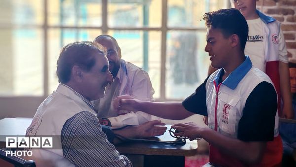 کمپین اندازه گیری فشار خون در نیشابور 