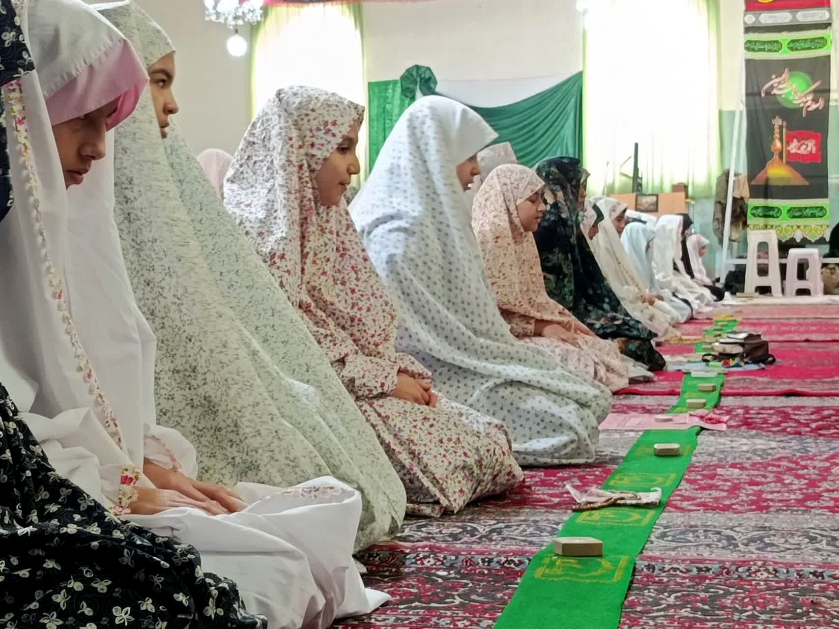 اولین روز اعتکاف دانش‌آموزان در فاروج 