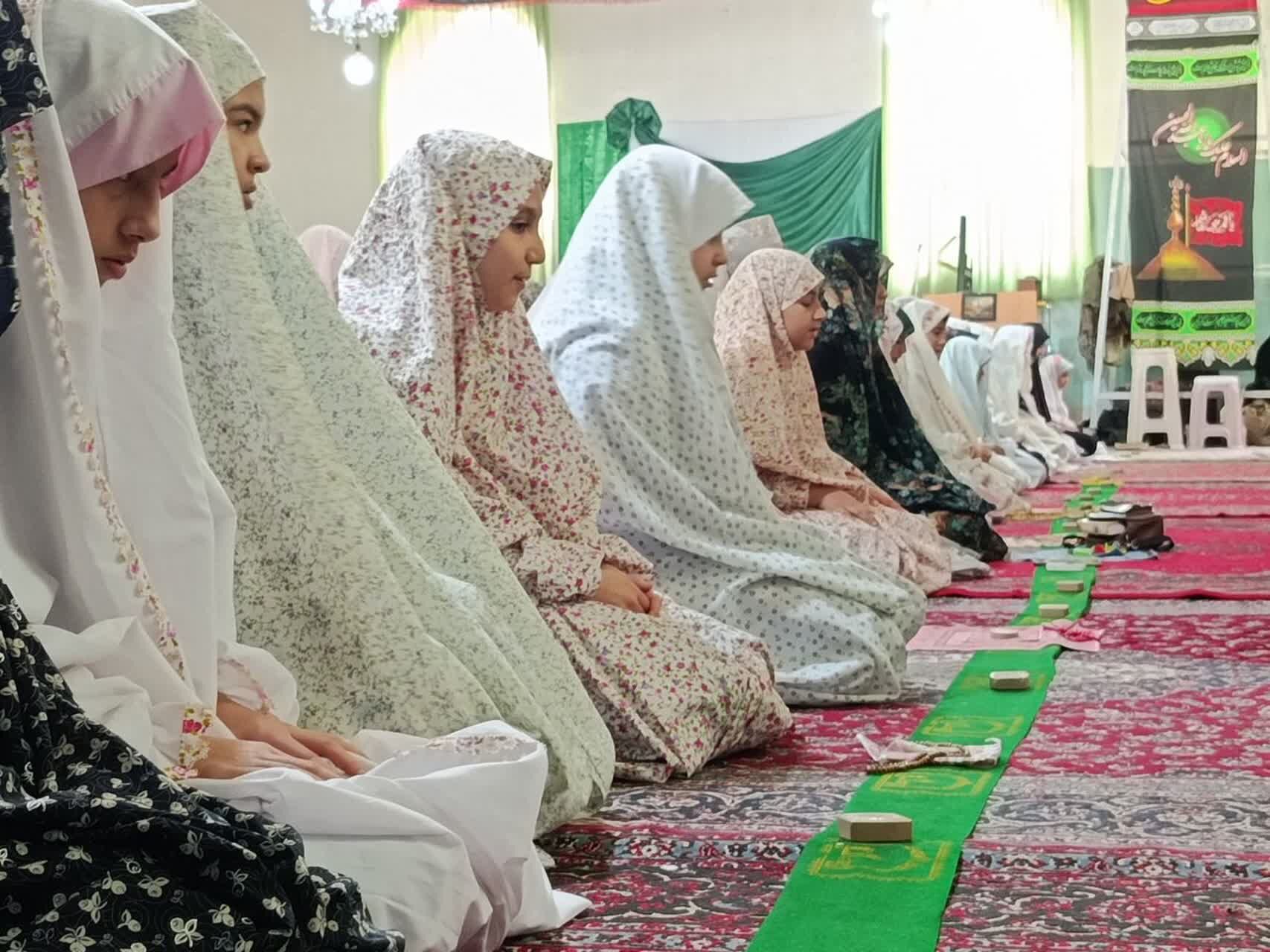 اولین روز اعتکاف دانش‌آموزان در فاروج 