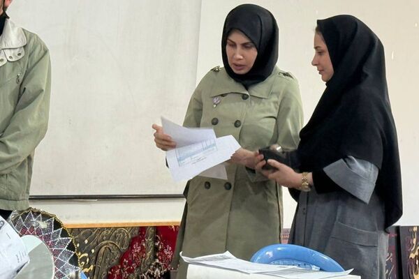 مسابقات فرهنگی و هنری  در دبیرستان شهید تاجیک بهارستان دو