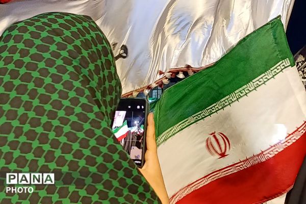 خانواده های ملاردی با «لبیک یا خامنه ای» پای کار نظام ایستاده اند