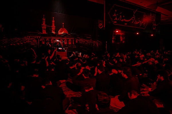 مراسم احیاء شب عاشورا در مسجد مقدس جمکران