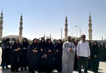  همدلی و معنویت در سفر دانش‌آموزان به قم