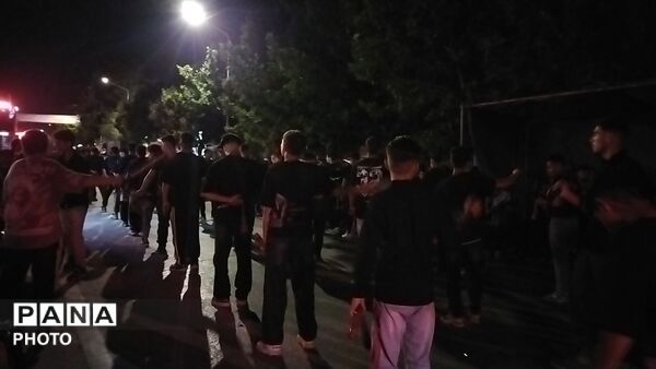گذری بر فعالیت هیئت جوانان باب الحوائج در شب عاشورا 