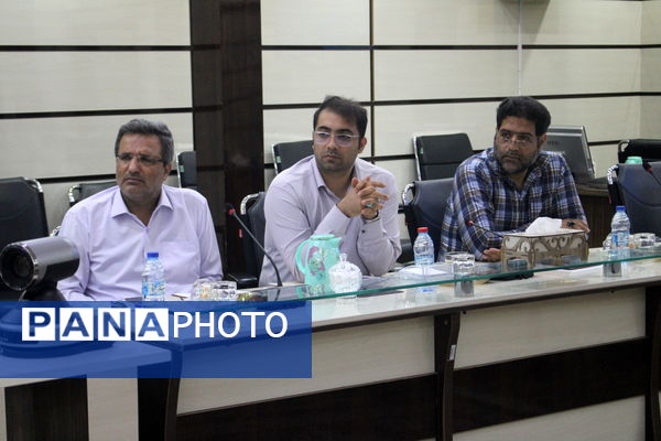 کار گروه هماهنگی - اجرایی نظام مراقبت اجتماعی دانش آموزان استان بوشهر