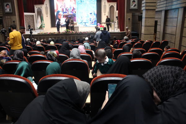 جشن تولد پنجاه و پنجمین نوزاد مرکز نفس در قم