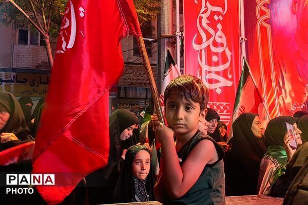 طنین دوباره فریادها؛ گام‌های استوار مردم در شبی ماندگار