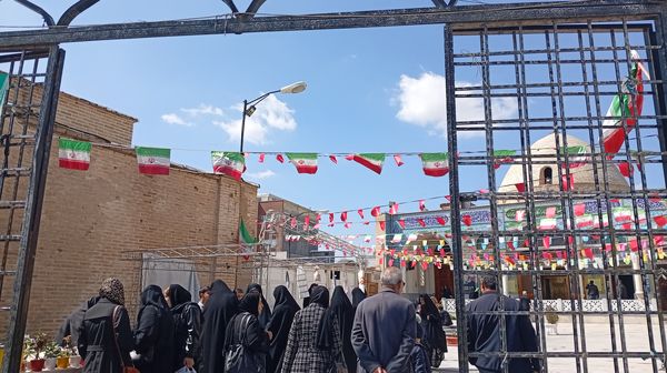برپایی نمایشگاه هنرهای دستی در آستانه مقدس حلیمه و حکیمه خاتون شهرکرد