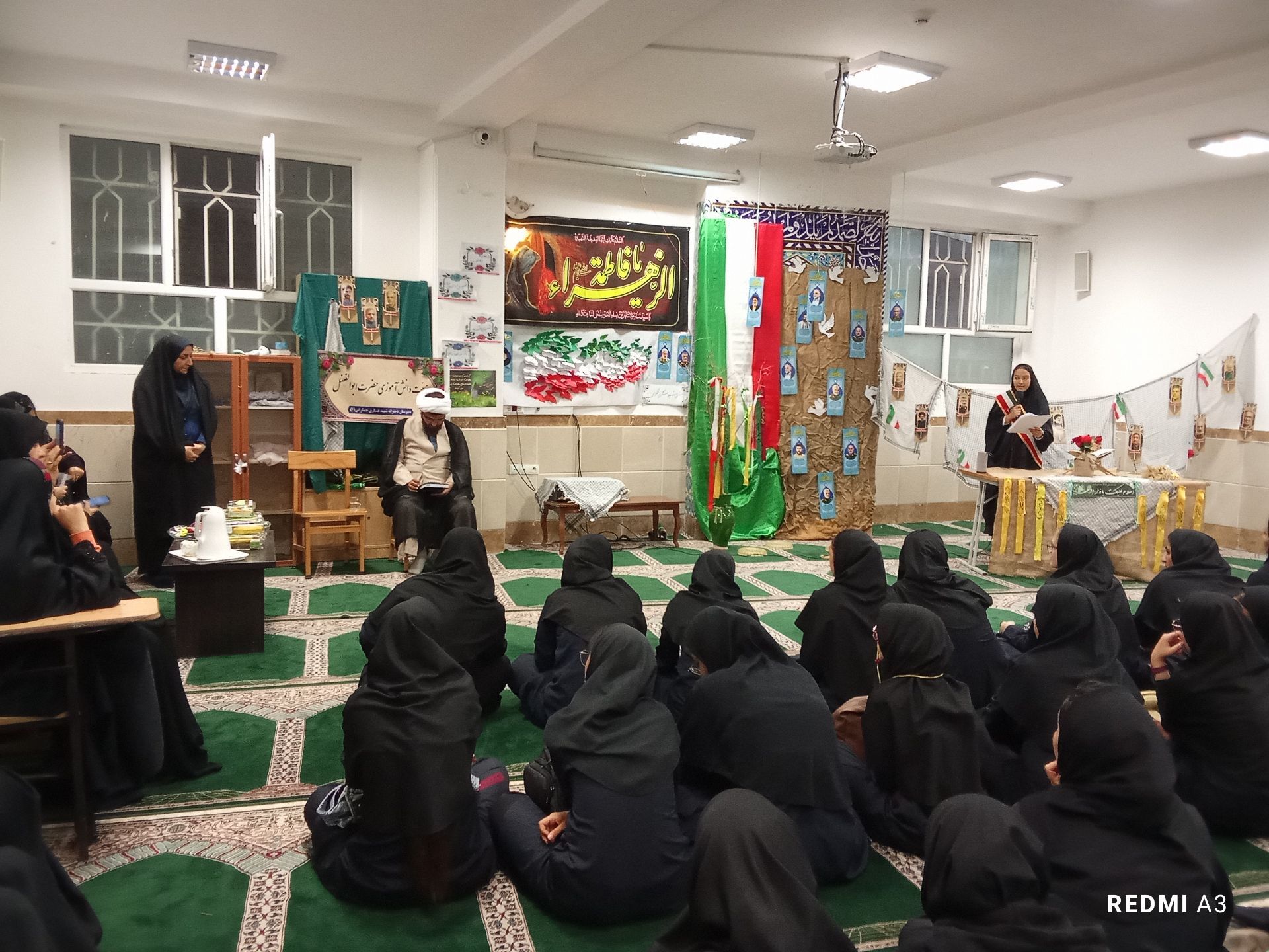 انس دانش آموزان مدرسه شهید عسگری جمکرانی قم با شهدا