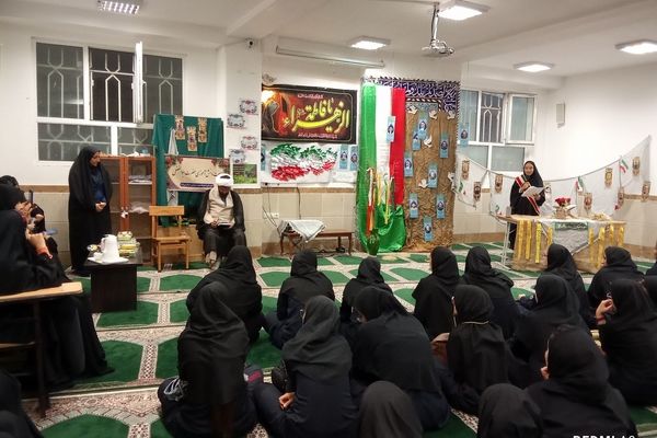 انس دانش آموزان مدرسه شهید عسگری جمکرانی قم با شهدا