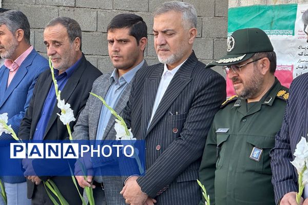 غبارروبی مزار شهدا در امام زاده حسن(ع) نسیم‌شهر