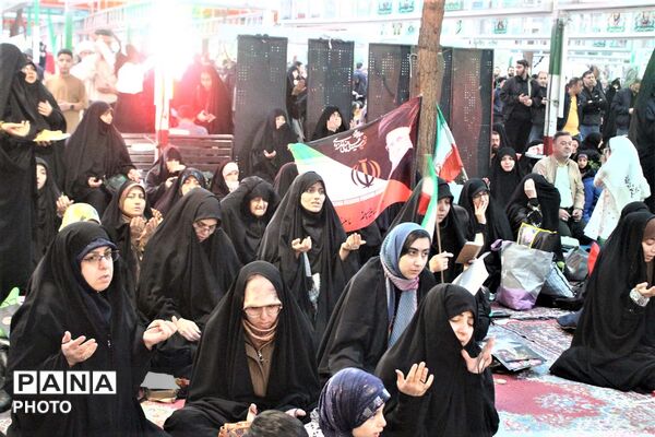 حال و هوای آغاز سال نو در جوار مزار شهدای جنگ رمضان