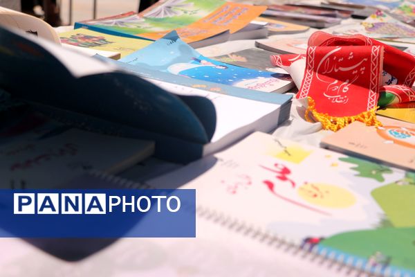 برپایی بازارچه تمام تشکلاتی در دبستان شهید ناصری